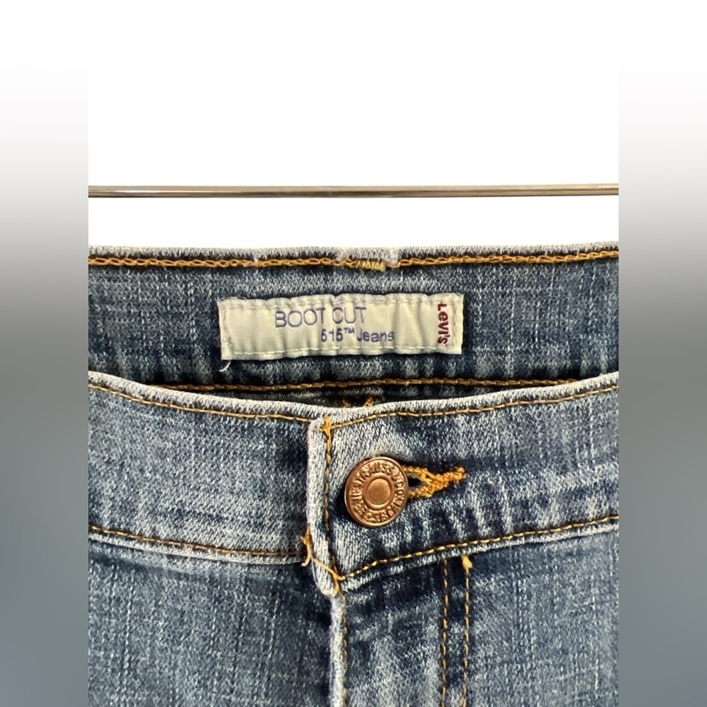 Levi’s 515 vintage light wash bootcut mid rise jeans - Picture 3 of 6